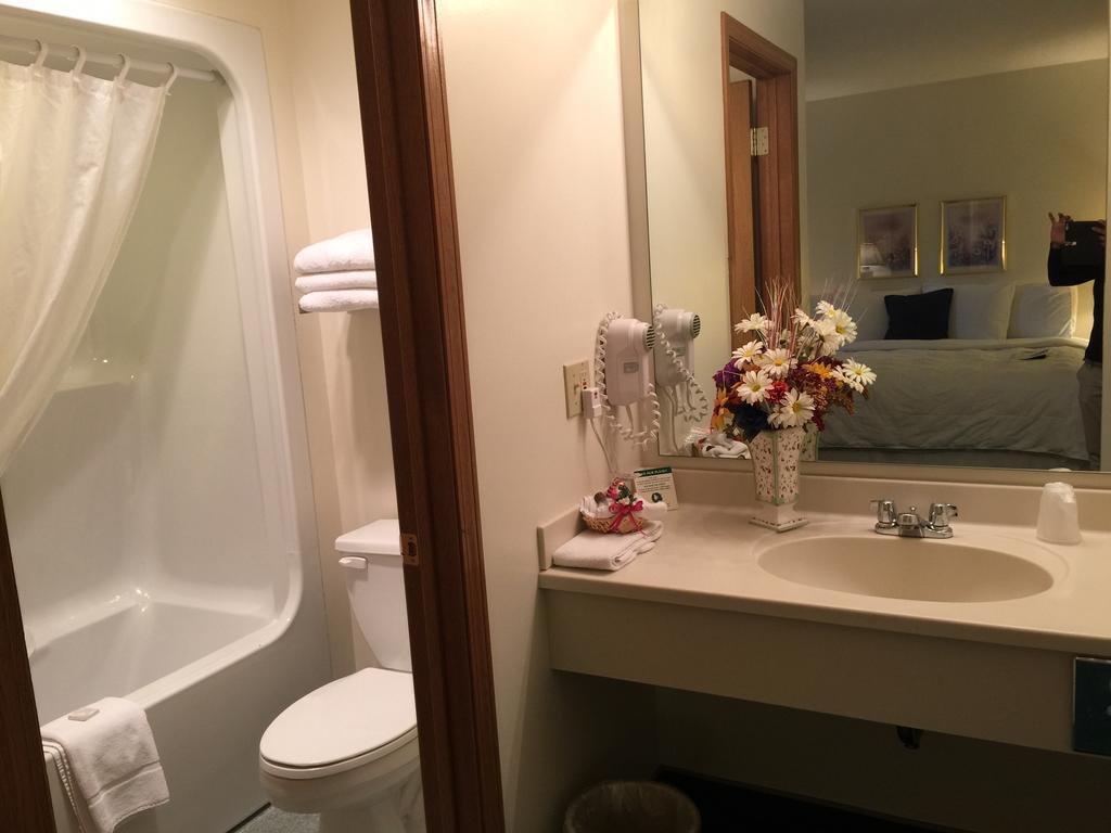 Americas Best Value Inn & Suites - Bluffton Eksteriør billede