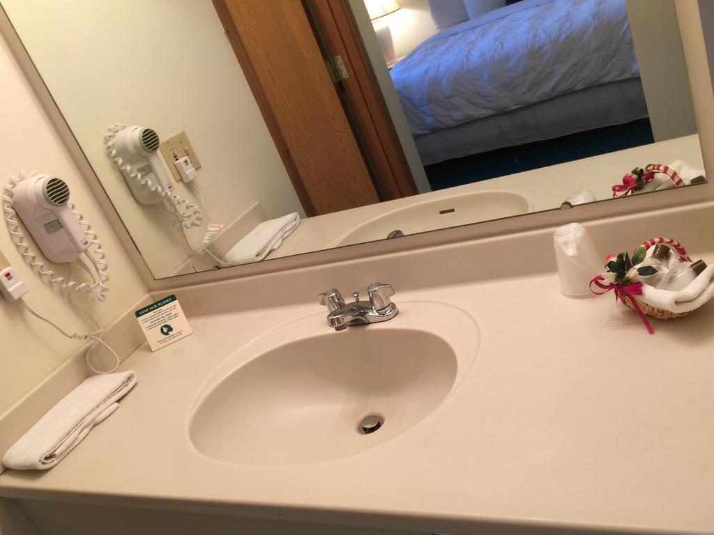 Americas Best Value Inn & Suites - Bluffton Værelse billede